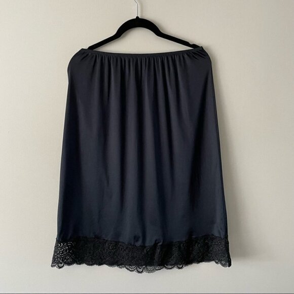 𝅺VINTAGE Black Lace-Trim Slip Skirt Midi Women's S - Picture 3 of 6